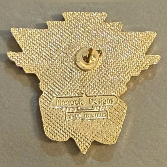 Vintage Universal Studios Movie Reel Film Camera Trading Pin NOS NEW Collector - Picture 2 of 4